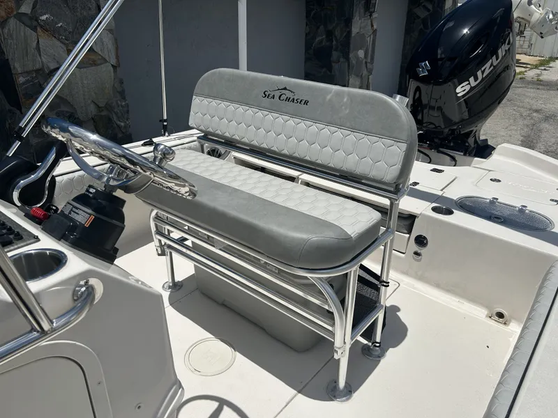 Slide: The Image of Carolina 23LX SEA CHASER 2026 - 4