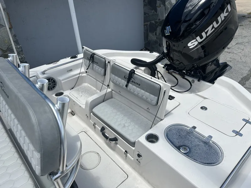 Slide: The Image of Carolina 23LX SEA CHASER 2026 - 7