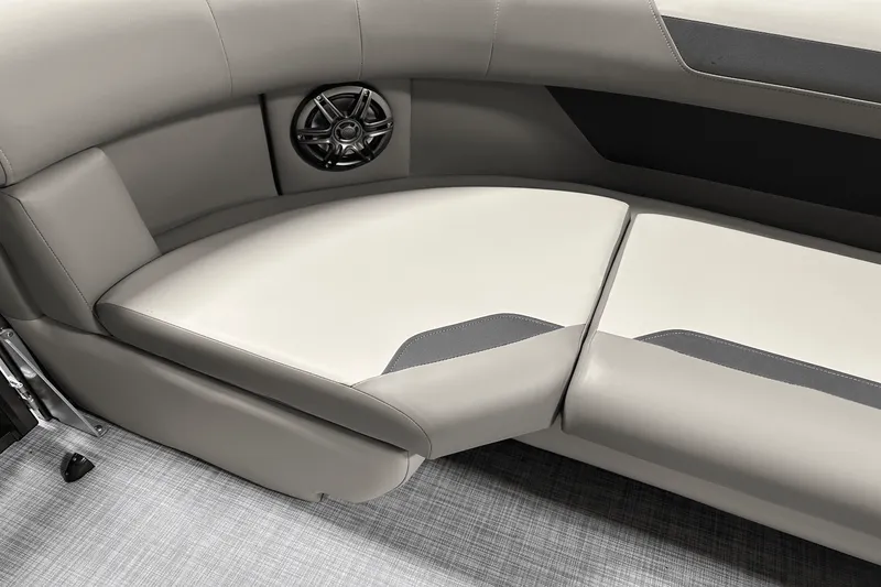 Slide: The Image of Premier 220 Sunscape 2025 - 18