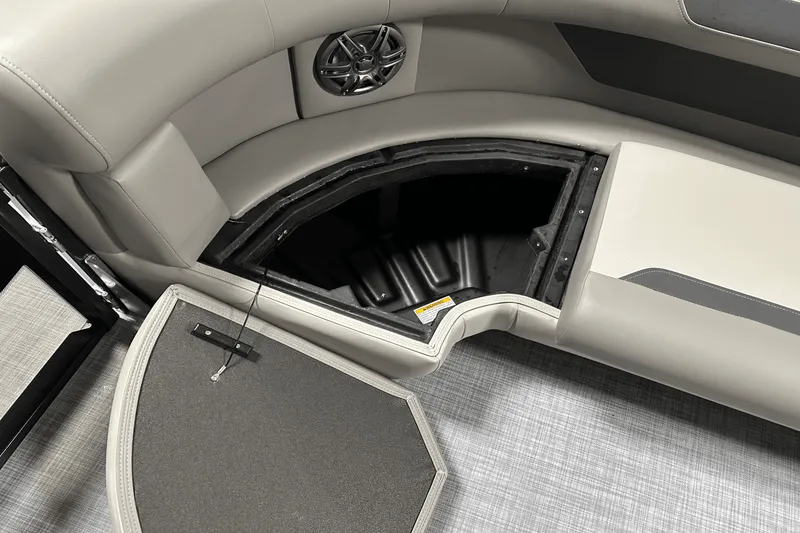 Slide: The Image of Premier 220 Sunscape 2025 - 20