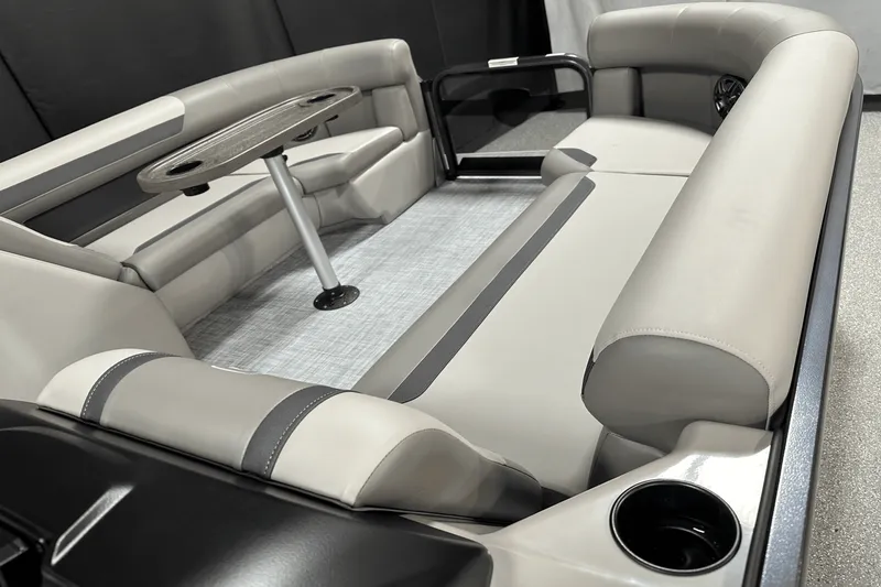 Slide: The Image of Premier 220 Sunscape 2025 - 25