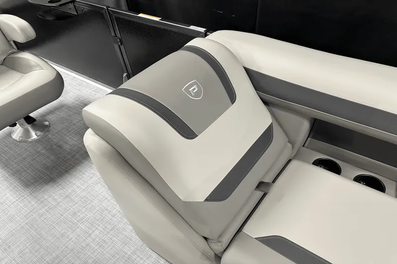 Slide: The Image of Premier 220 Sunscape 2025 - 29