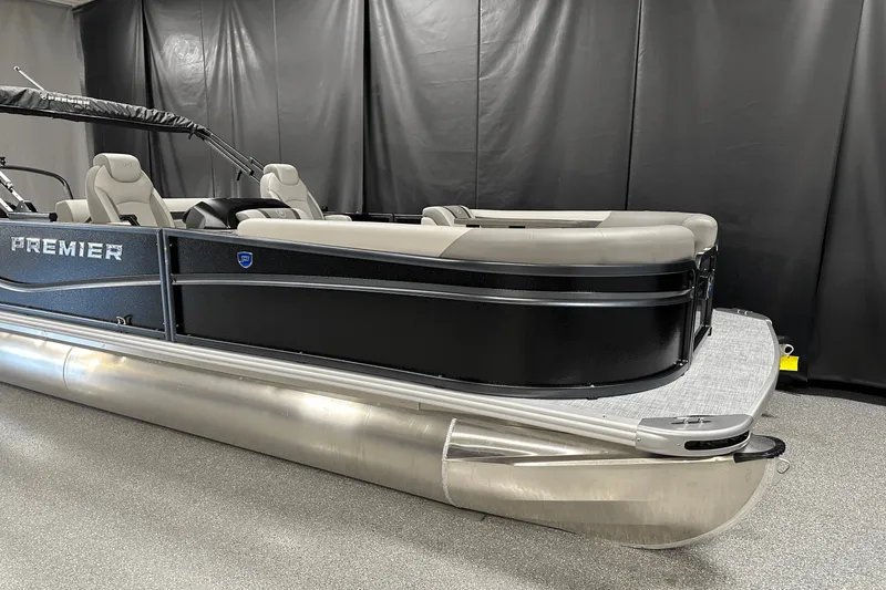 Slide: The Image of Premier 220 Sunscape 2025 - 3