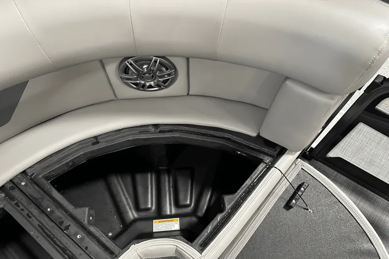 Slide: The Image of Premier 220 Sunscape 2025 - 33