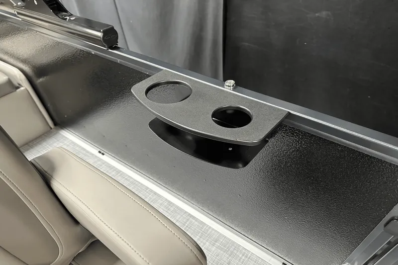 Slide: The Image of Premier 220 Sunscape 2025 - 36