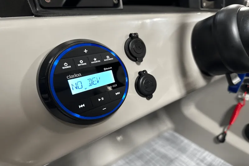 Slide: The Image of Premier 220 Sunscape 2025 - 42