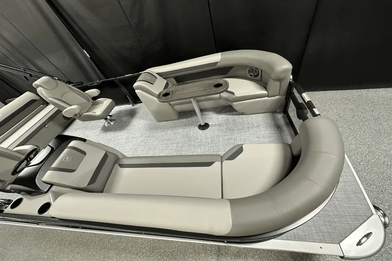 Slide: The Image of Premier 220 Sunscape 2025 - 5