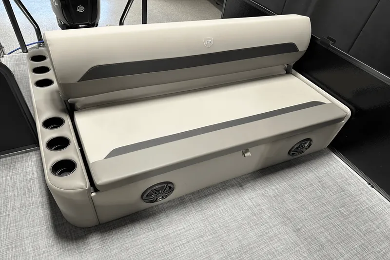 Slide: The Image of Premier 220 Sunscape 2025 - 54