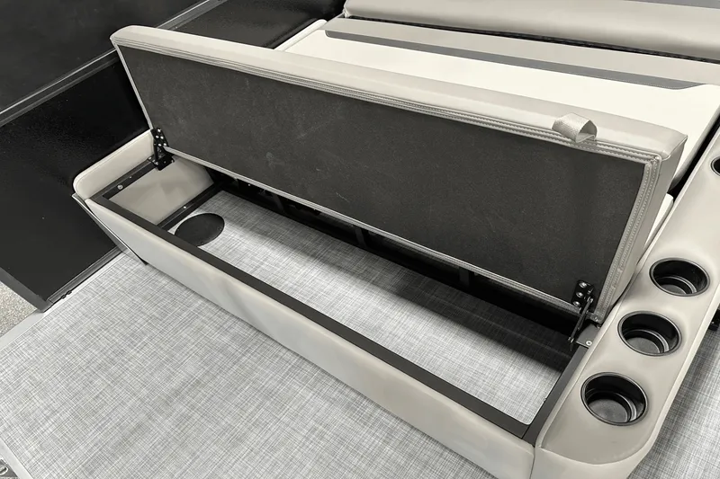 Slide: The Image of Premier 220 Sunscape 2025 - 61