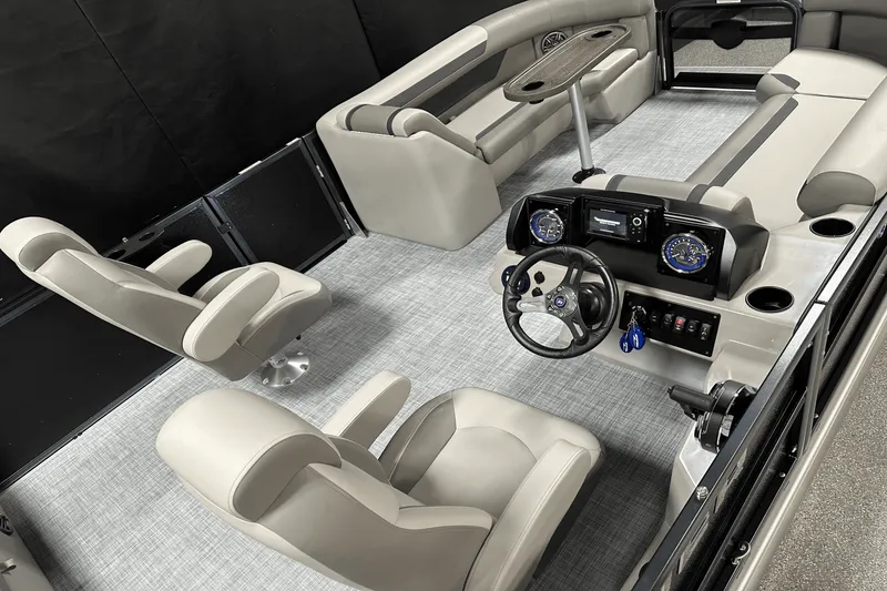 Slide: The Image of Premier 220 Sunscape 2025 - 8