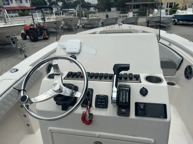 Slide: The Image of Carolina SEA CHASER 22 HFC 2026 - 3