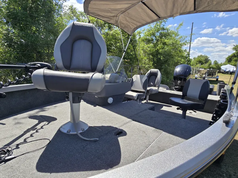 Slide: The Image of Crestliner 1650 FISH HAWK 2016 - 7