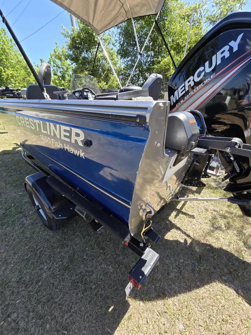 Slide: The Image of Crestliner 1650 FISH HAWK 2016 - 18