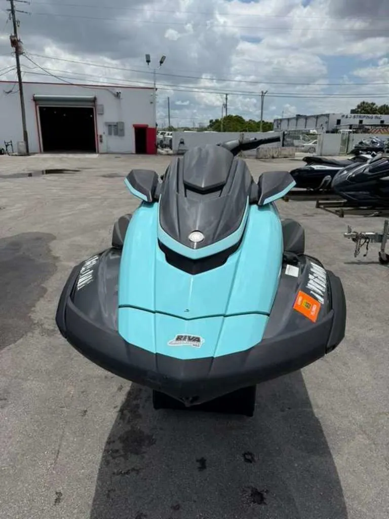 Slide: The Image of Yamaha FXCRS-HO 2022 - 3