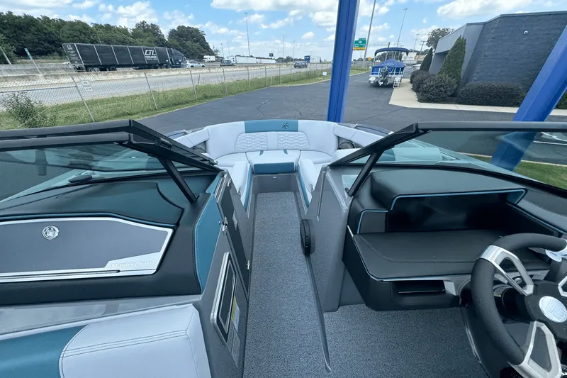 Slide: The Image of Mastercraft X24 2025 - 19