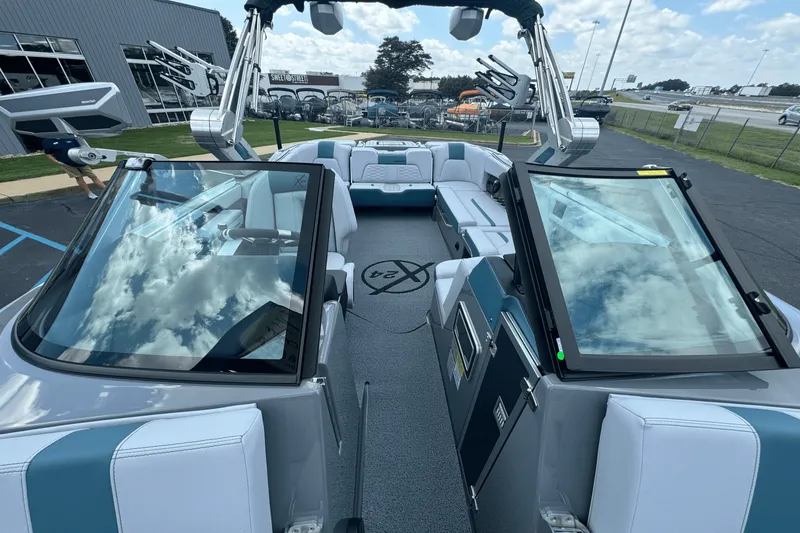 Slide: The Image of Mastercraft X24 2025 - 21