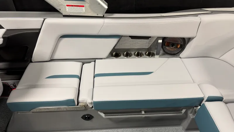 Slide: The Image of Mastercraft X24 2025 - 31