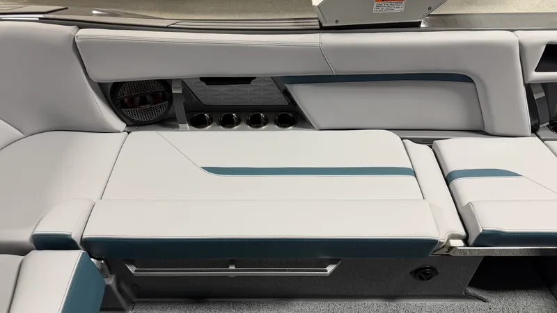 Slide: The Image of Mastercraft X24 2025 - 41