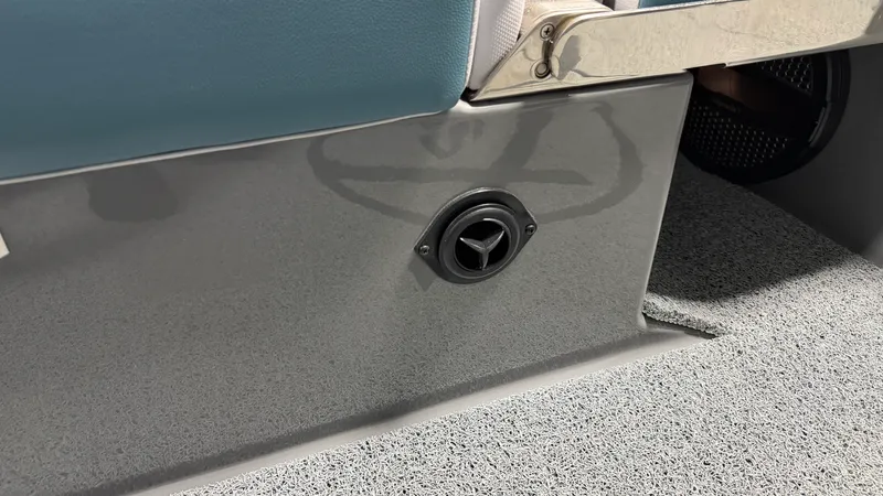 Slide: The Image of Mastercraft X24 2025 - 46