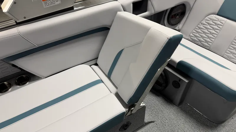 Slide: The Image of Mastercraft X24 2025 - 49