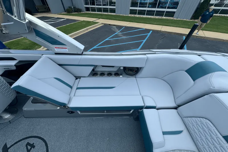 Slide: The Image of Mastercraft X24 2025 - 5