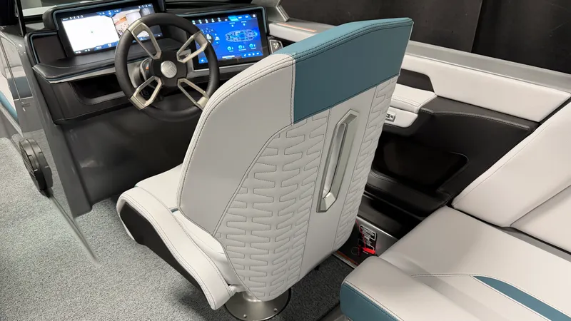 Slide: The Image of Mastercraft X24 2025 - 65
