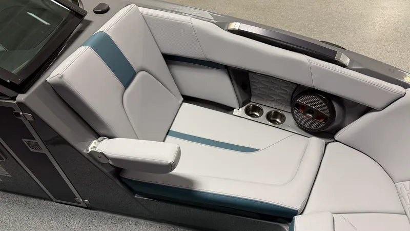 Slide: The Image of Mastercraft X24 2025 - 88
