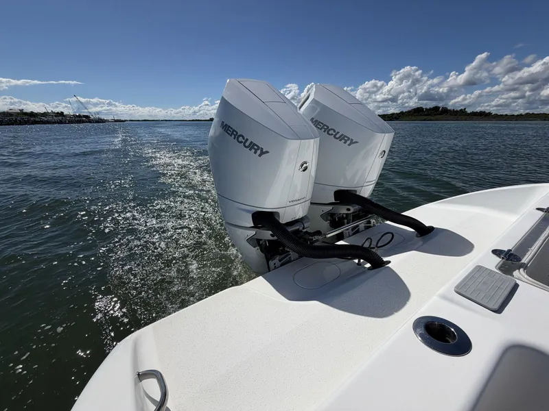 Slide: The Image of Yellowfin 32 Offshore 2010 - 23