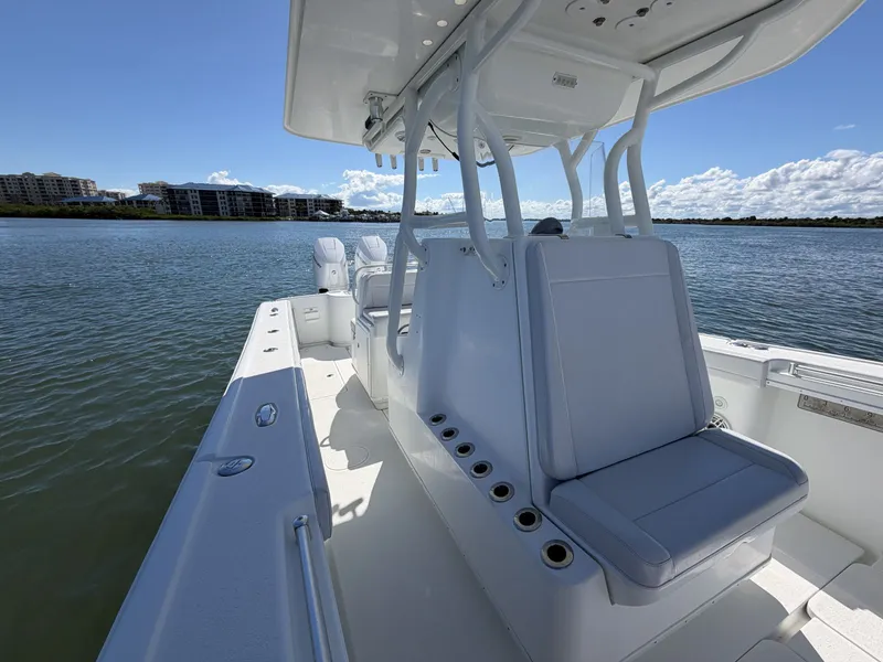 Slide: The Image of Yellowfin 32 Offshore 2010 - 35