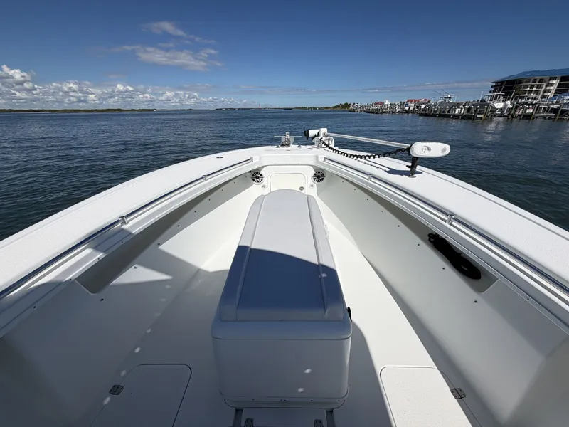 Slide: The Image of Yellowfin 32 Offshore 2010 - 38