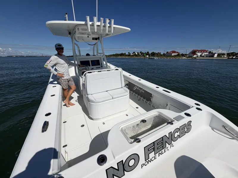 Slide: The Image of Yellowfin 32 Offshore 2010 - 27