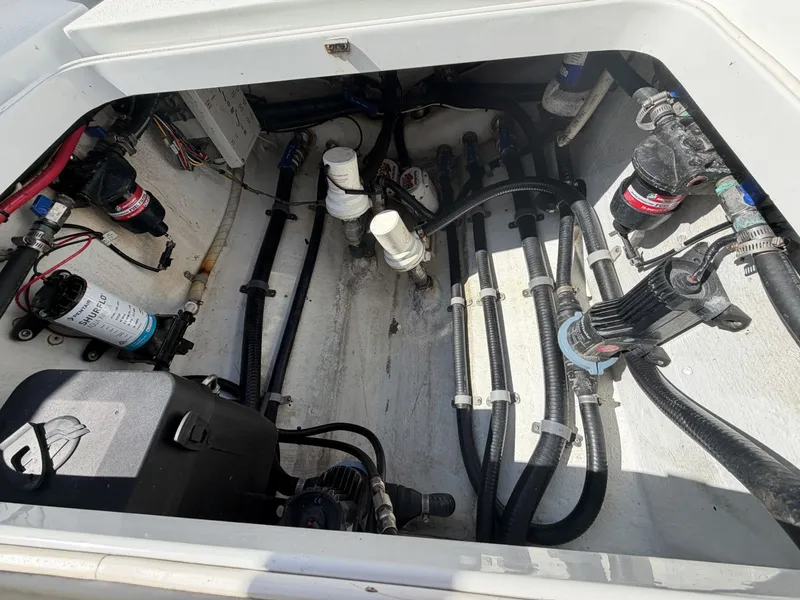 Slide: The Image of Yellowfin 32 Offshore 2010 - 48