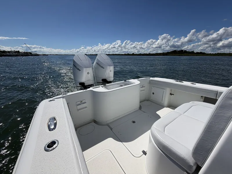 Slide: The Image of Yellowfin 32 Offshore 2010 - 24