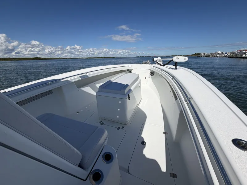 Slide: The Image of Yellowfin 32 Offshore 2010 - 36