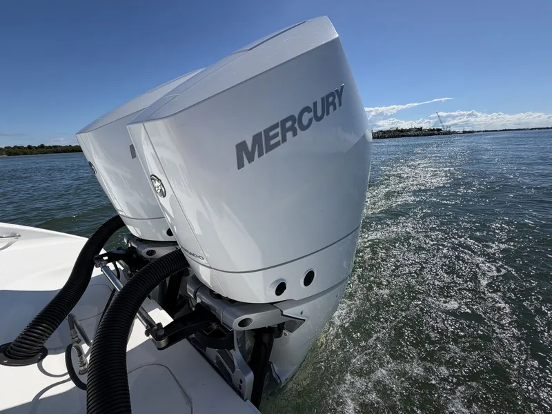 Slide: The Image of Yellowfin 32 Offshore 2010 - 21