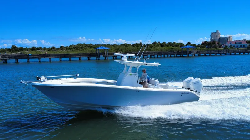 The Image of Yellowfin 32 Offshore 2010 - 3