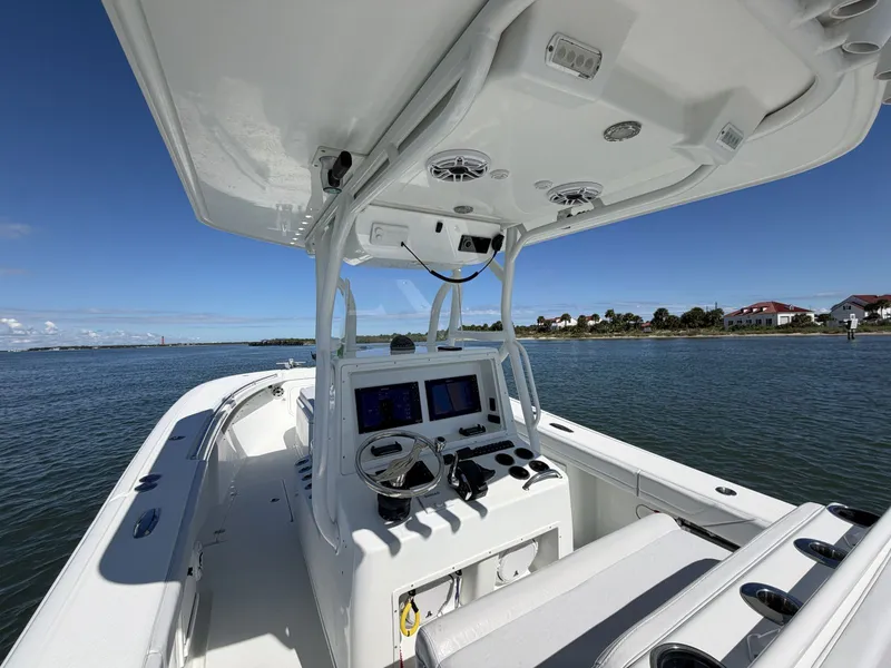 Slide: The Image of Yellowfin 32 Offshore 2010 - 29