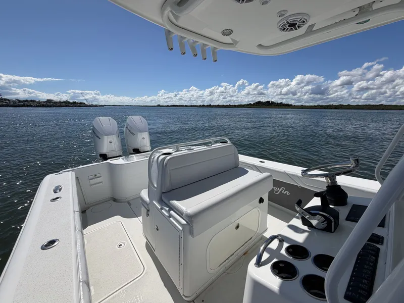 Slide: The Image of Yellowfin 32 Offshore 2010 - 25