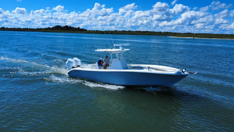 Slide: The Image of Yellowfin 32 Offshore 2010 - 17