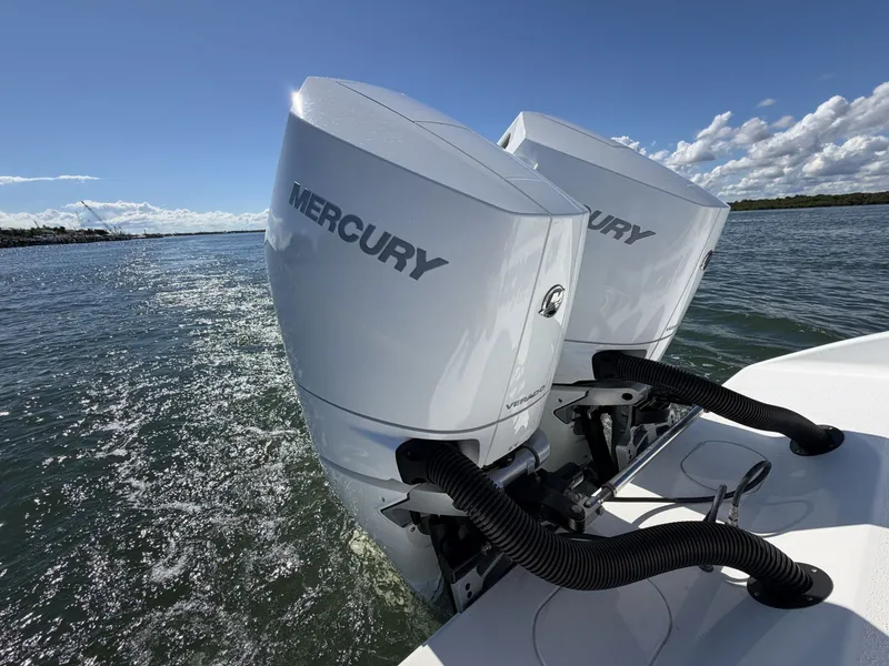 Slide: The Image of Yellowfin 32 Offshore 2010 - 19