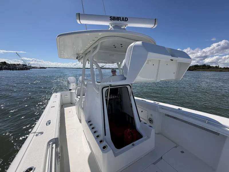 Slide: The Image of Yellowfin 32 Offshore 2010 - 44