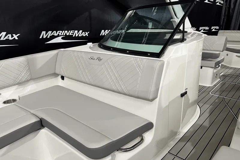 Slide: The Image of Sea Ray SDX 270 Surf 2025 - 12