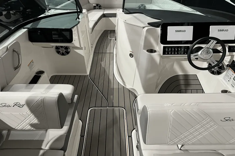 Slide: The Image of Sea Ray SDX 270 Surf 2025 - 13