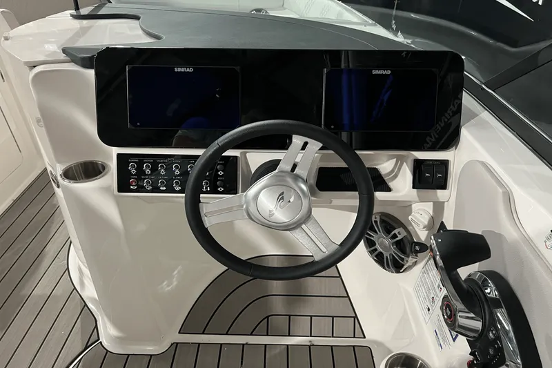 Slide: The Image of Sea Ray SDX 270 Surf 2025 - 19