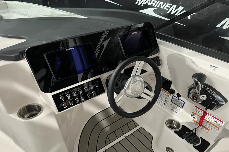 Slide: The Image of Sea Ray SDX 270 Surf 2025 - 20