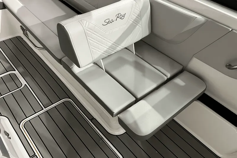 Slide: The Image of Sea Ray SDX 270 Surf 2025 - 22