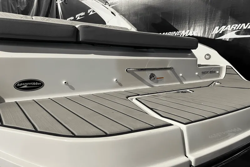 Slide: The Image of Sea Ray SDX 270 Surf 2025 - 3