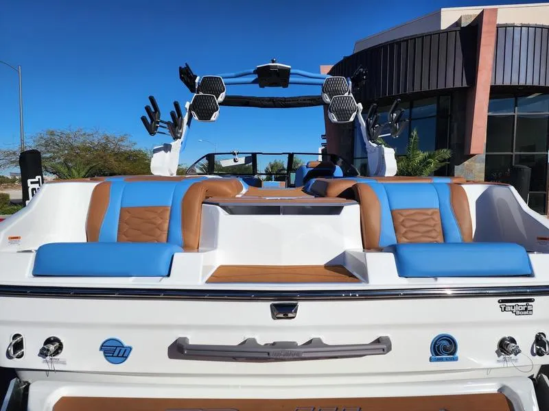 Slide: The Image of Malibu 24 MXZ 2026 - 21