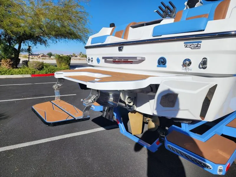 Slide: The Image of Malibu 24 MXZ 2026 - 15