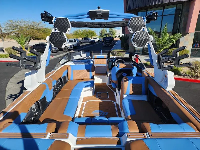 Slide: The Image of Malibu 24 MXZ 2026 - 24